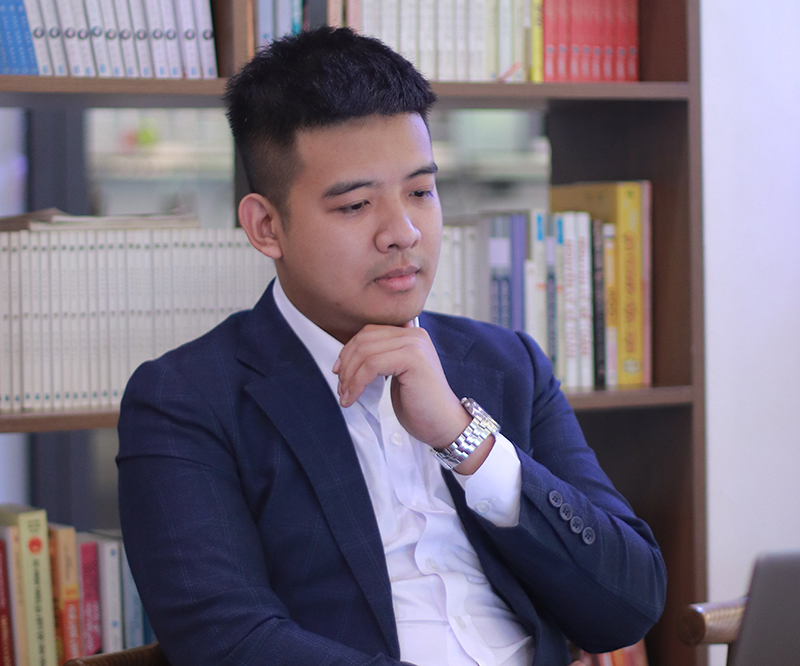 Báo Thanh Niên - Mô hình luyện thi Aptis 'thực chiến' ở Hùng Gia Edu