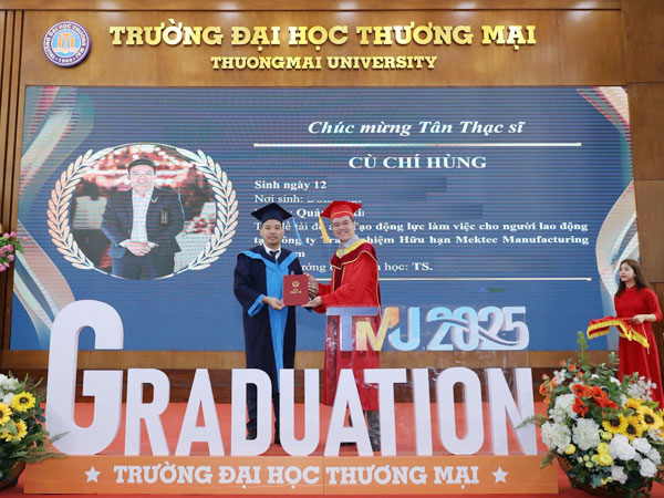 Báo Lao Động - Mô hình luyện thi Aptis ‘thực chiến’ ở Hùng Gia Edu